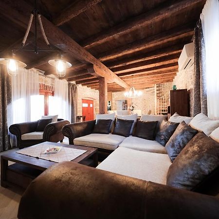 Holiday Home Mare Petrcane Bagian luar foto