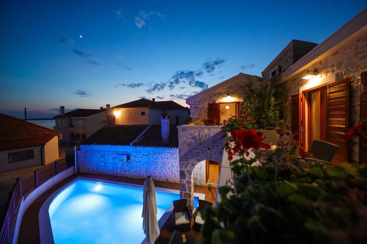 Holiday Home Mare Petrcane Bagian luar foto