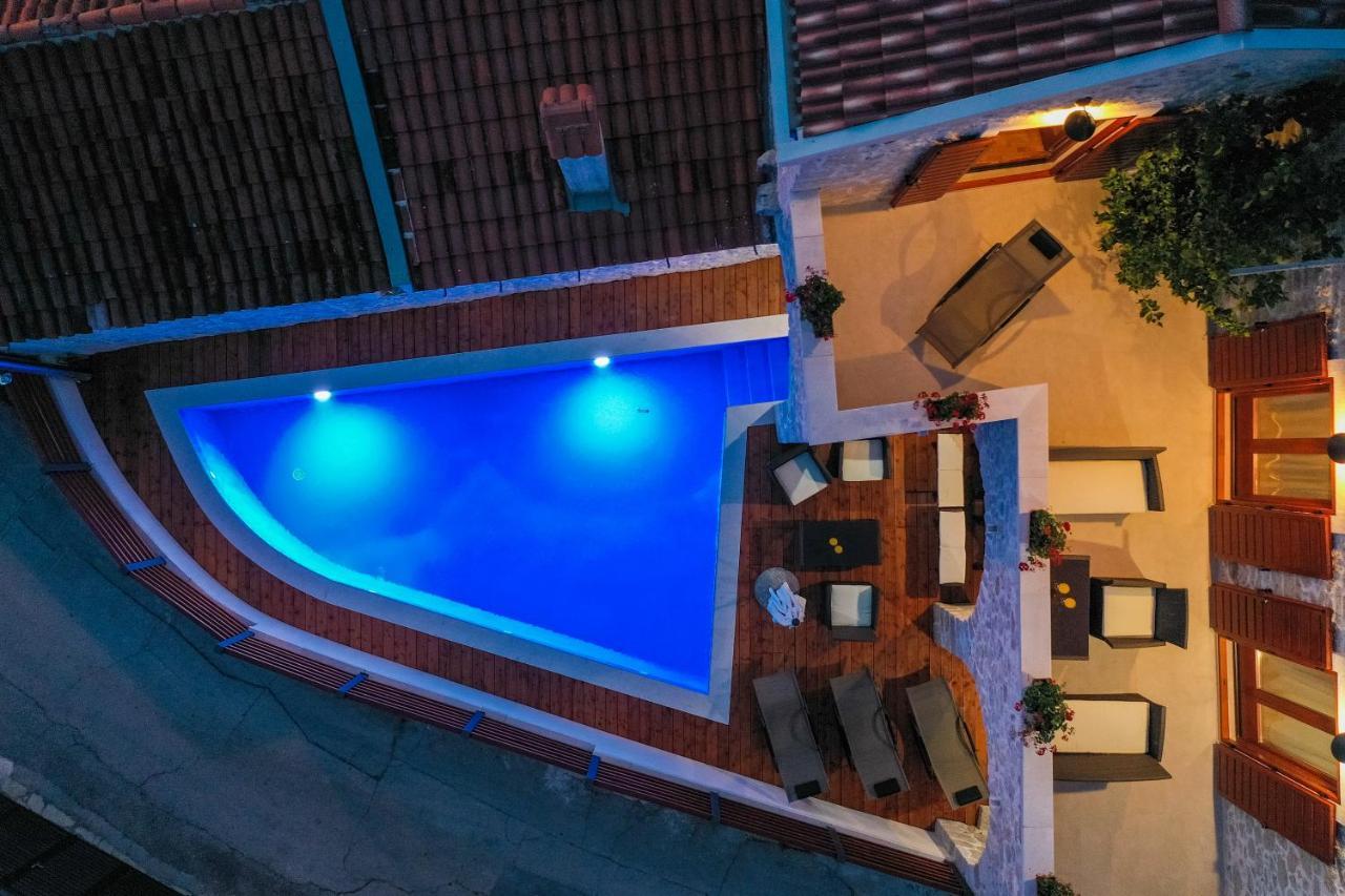Holiday Home Mare Petrcane Bagian luar foto