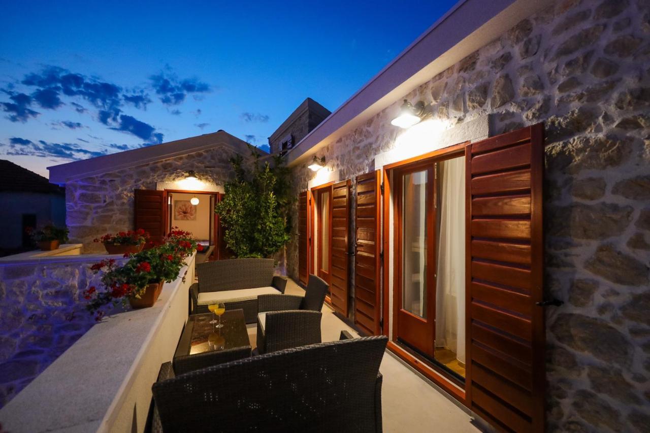 Holiday Home Mare Petrcane Bagian luar foto