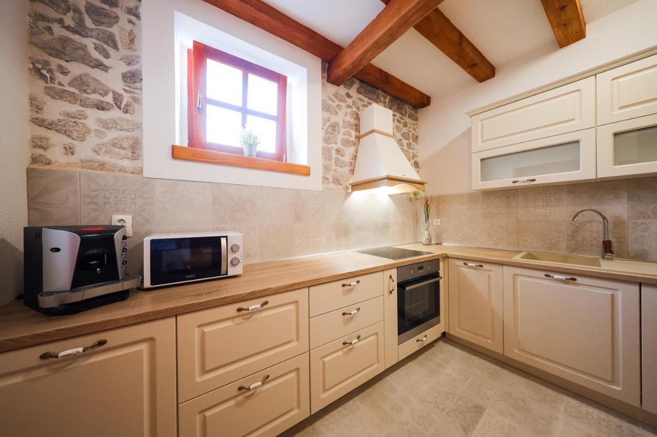 Holiday Home Mare Petrcane Bagian luar foto