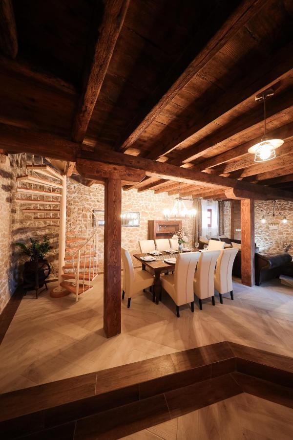 Holiday Home Mare Petrcane Bagian luar foto