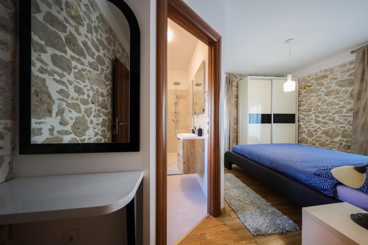 Holiday Home Mare Petrcane Bagian luar foto
