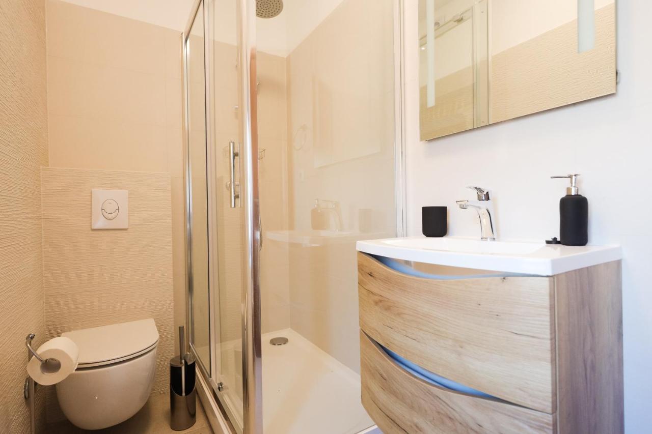 Holiday Home Mare Petrcane Bagian luar foto