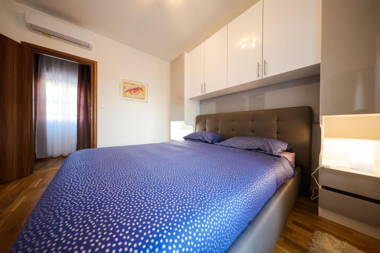 Holiday Home Mare Petrcane Bagian luar foto