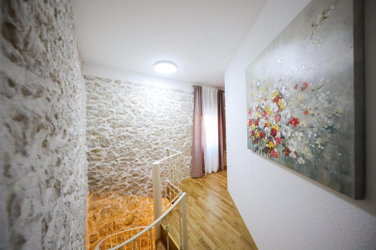 Holiday Home Mare Petrcane Bagian luar foto
