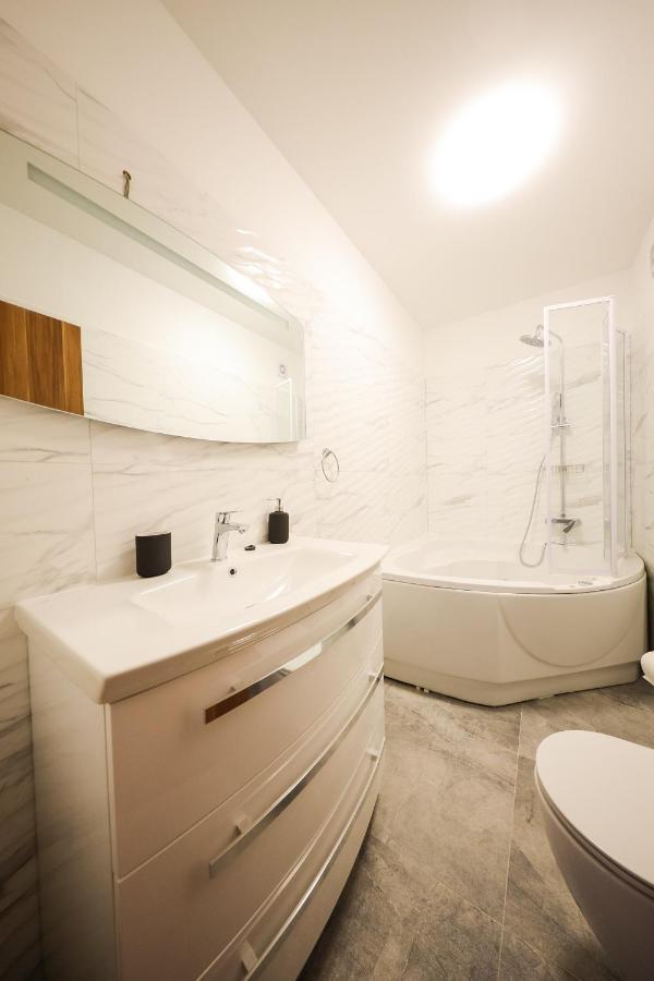 Holiday Home Mare Petrcane Bagian luar foto