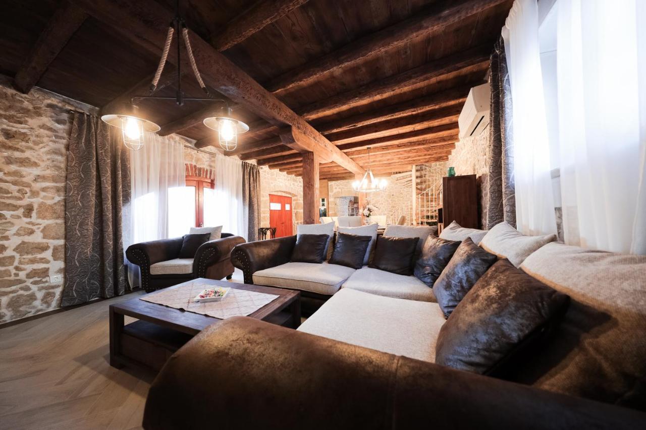 Holiday Home Mare Petrcane Bagian luar foto