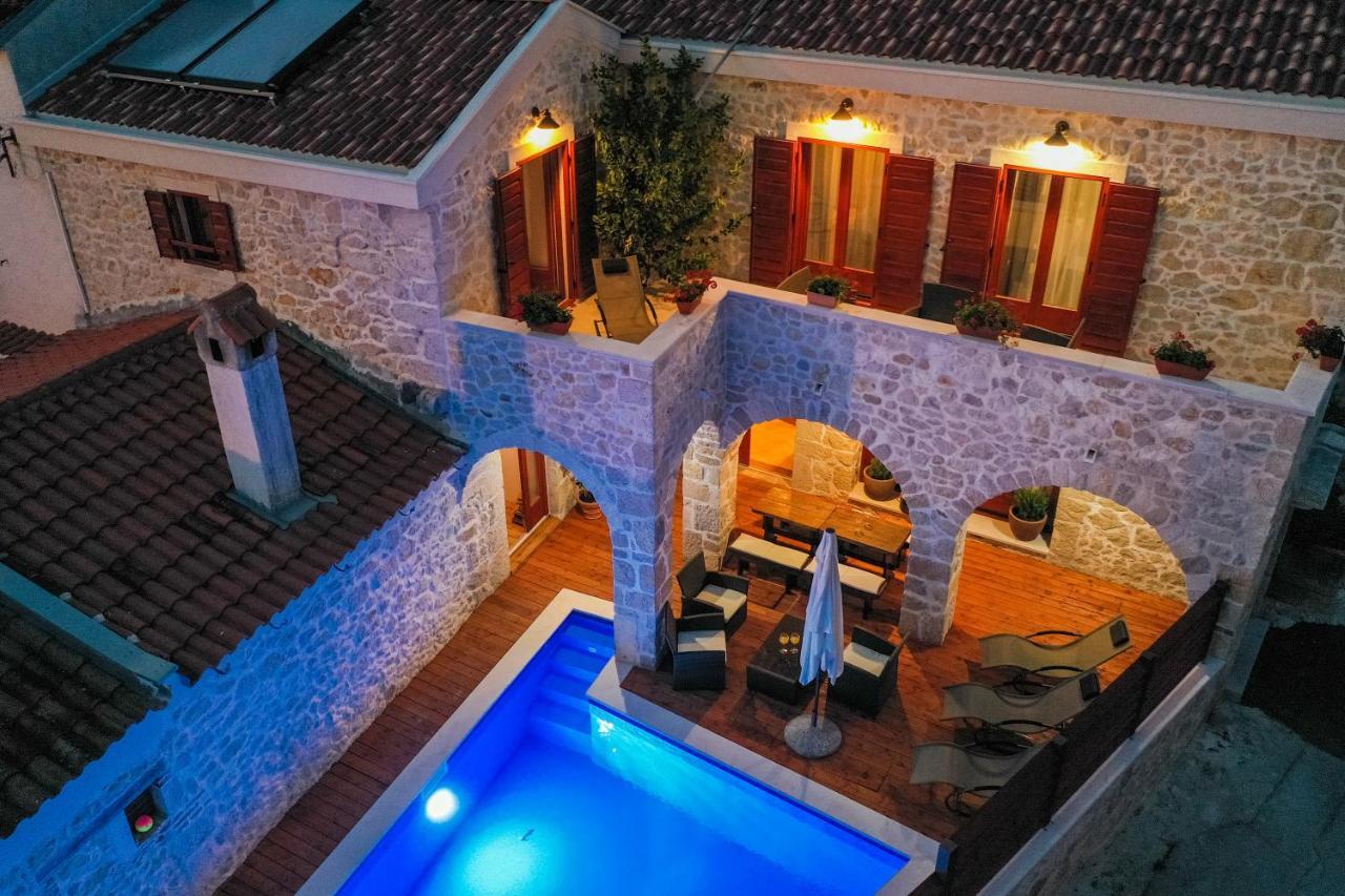 Holiday Home Mare Petrcane Bagian luar foto