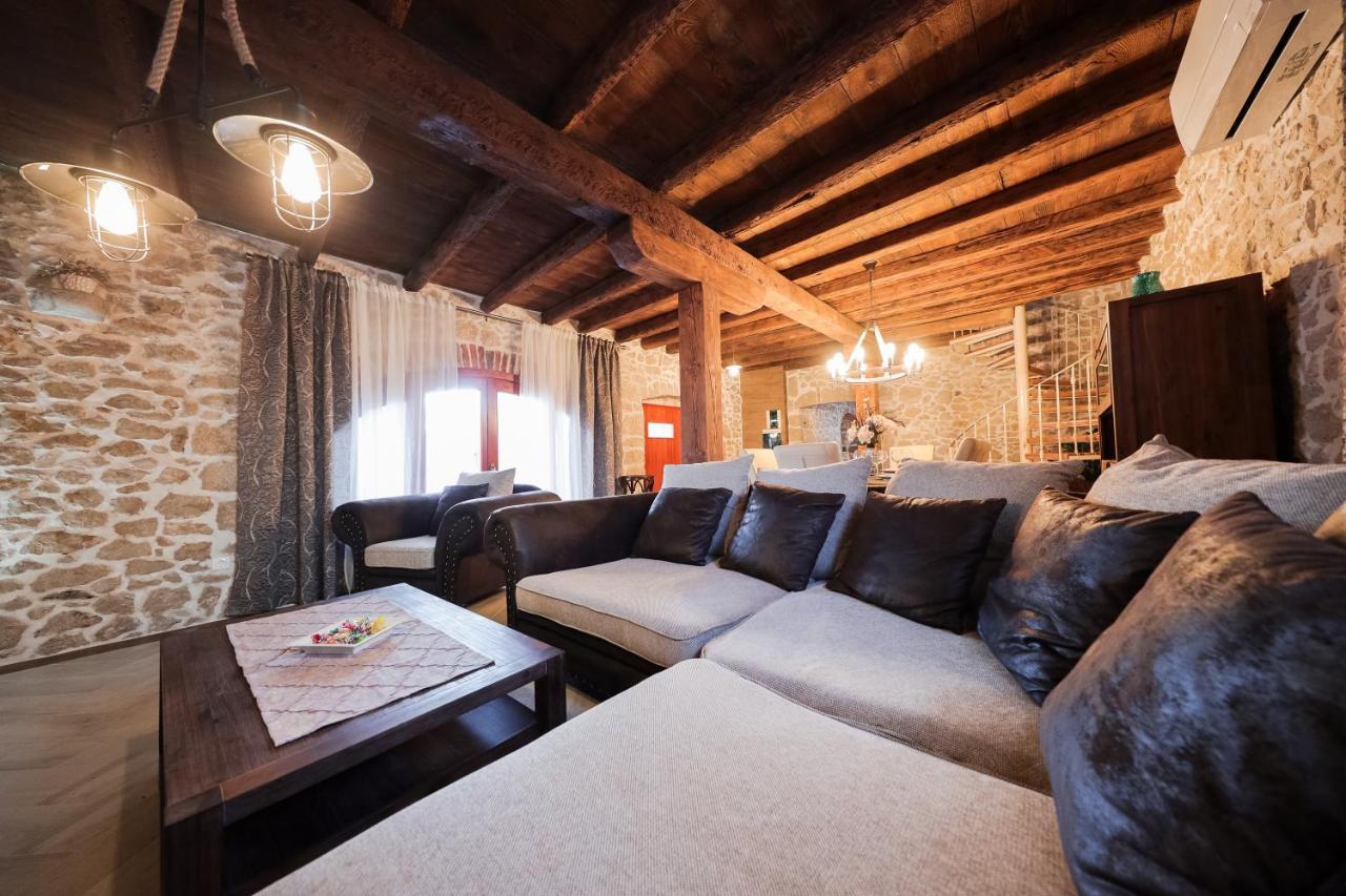 Holiday Home Mare Petrcane Bagian luar foto